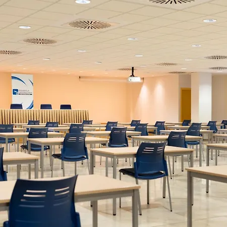 Micampus Estanislao Del Campo, Student Севилья